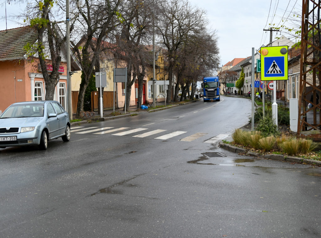 Dózsa - Sugár gyalogos átvezetés